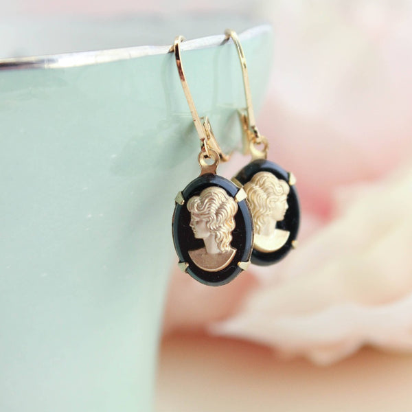 1928 Jewelry Women's Oval Filigree Black And White Cameo Clip Button  Earrings : Amazon.ca: Clothing, Shoes & Accessories